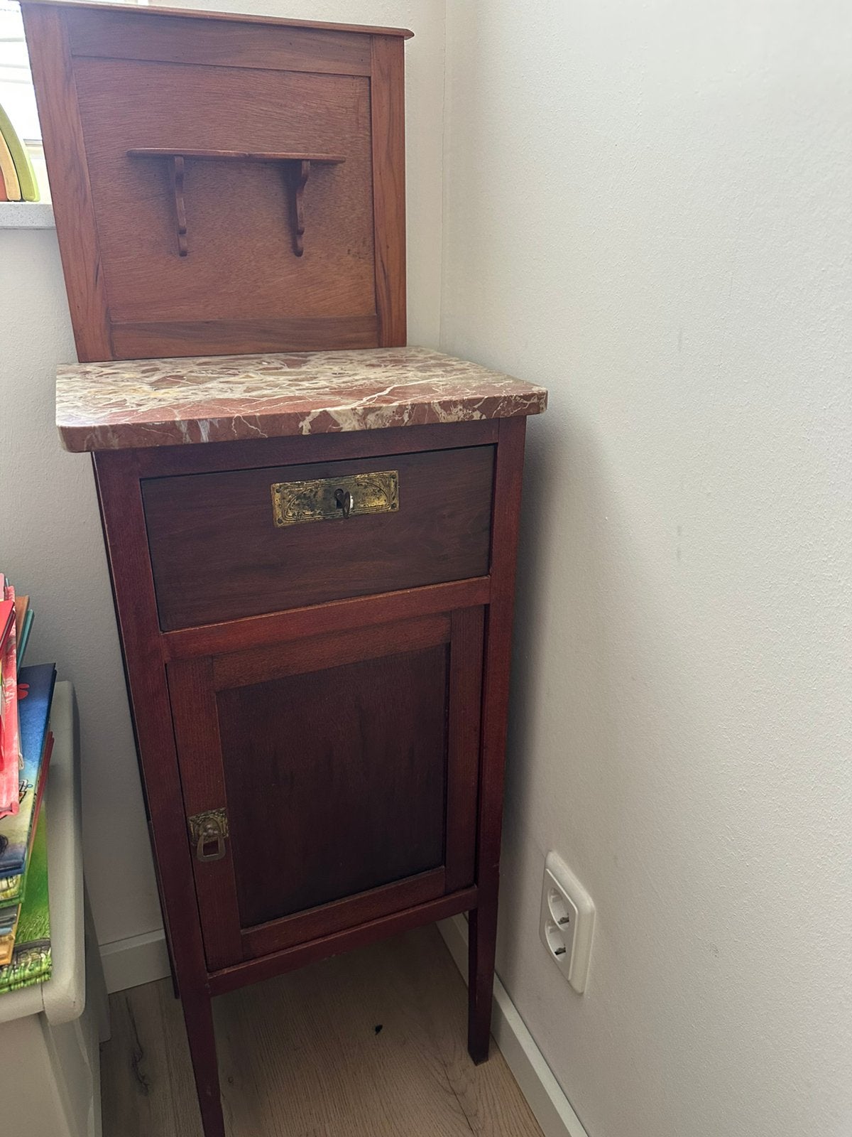 Vintage nachtkastje met marmeren blad, Ophalen, Gebruikt, Minder dan 45 cm, 70 cm of meer
