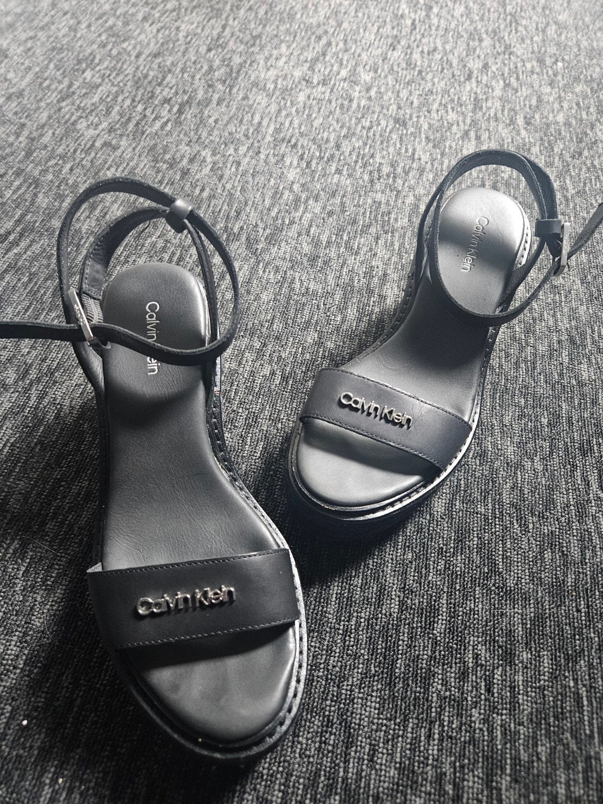 Calvin Klein sleehakken maat 36, Zwart, Calvin Klein, Gedragen, Sandalen of Muiltjes