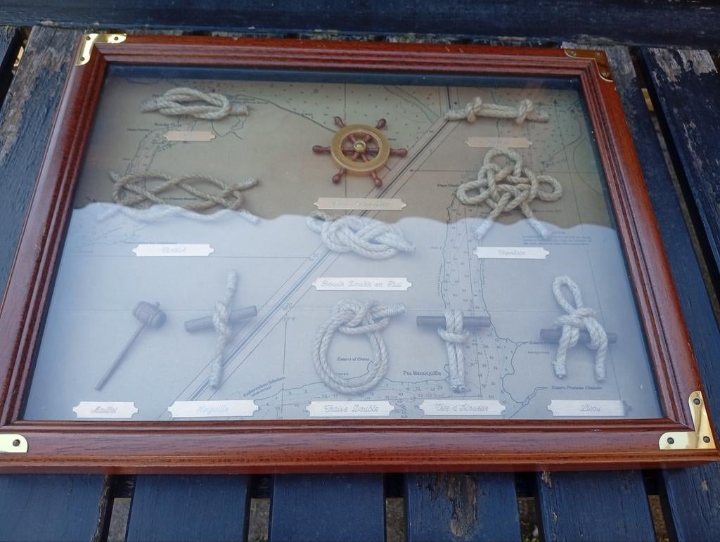 Decoratief knopenbord met nautische knopen en kompas, Ophalen, Gebruikt