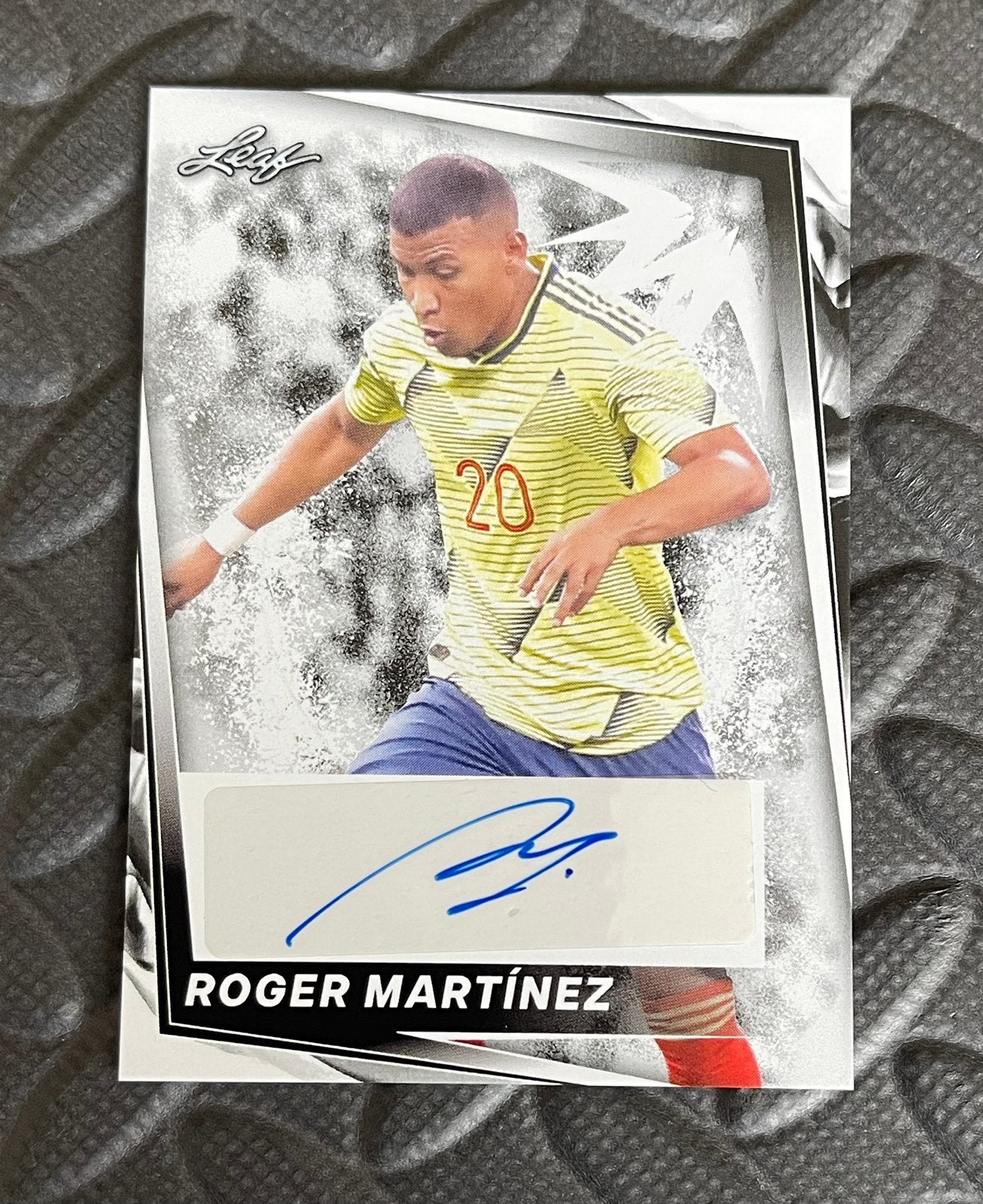 Roger Martínez Leaf 2024 Autograph Kaart BA-RM1, Verzamelen, Ophalen of Verzenden, Nieuw, Buitenlandse clubs, Poster, Plaatje of Sticker