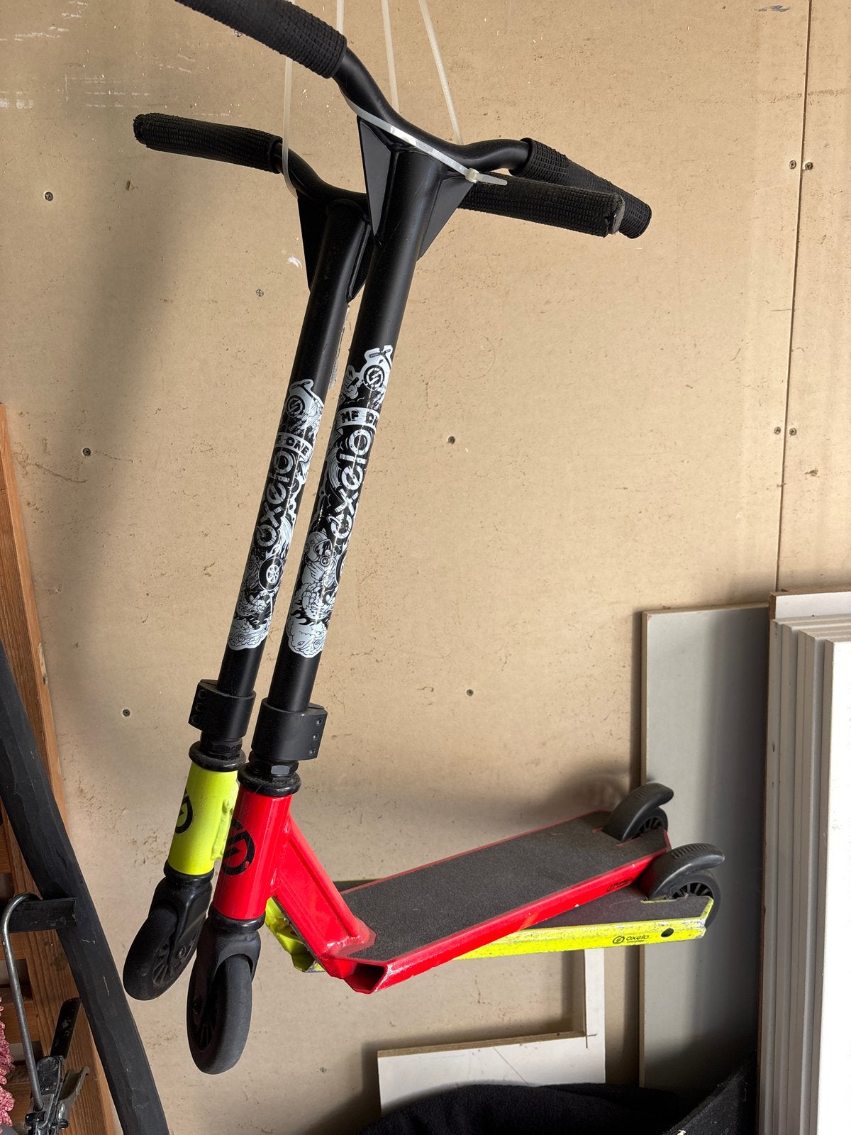 Stuntstep Oxelo MF One - Rood/Zwart, Ophalen of Verzenden, Gebruikt, Gewone step