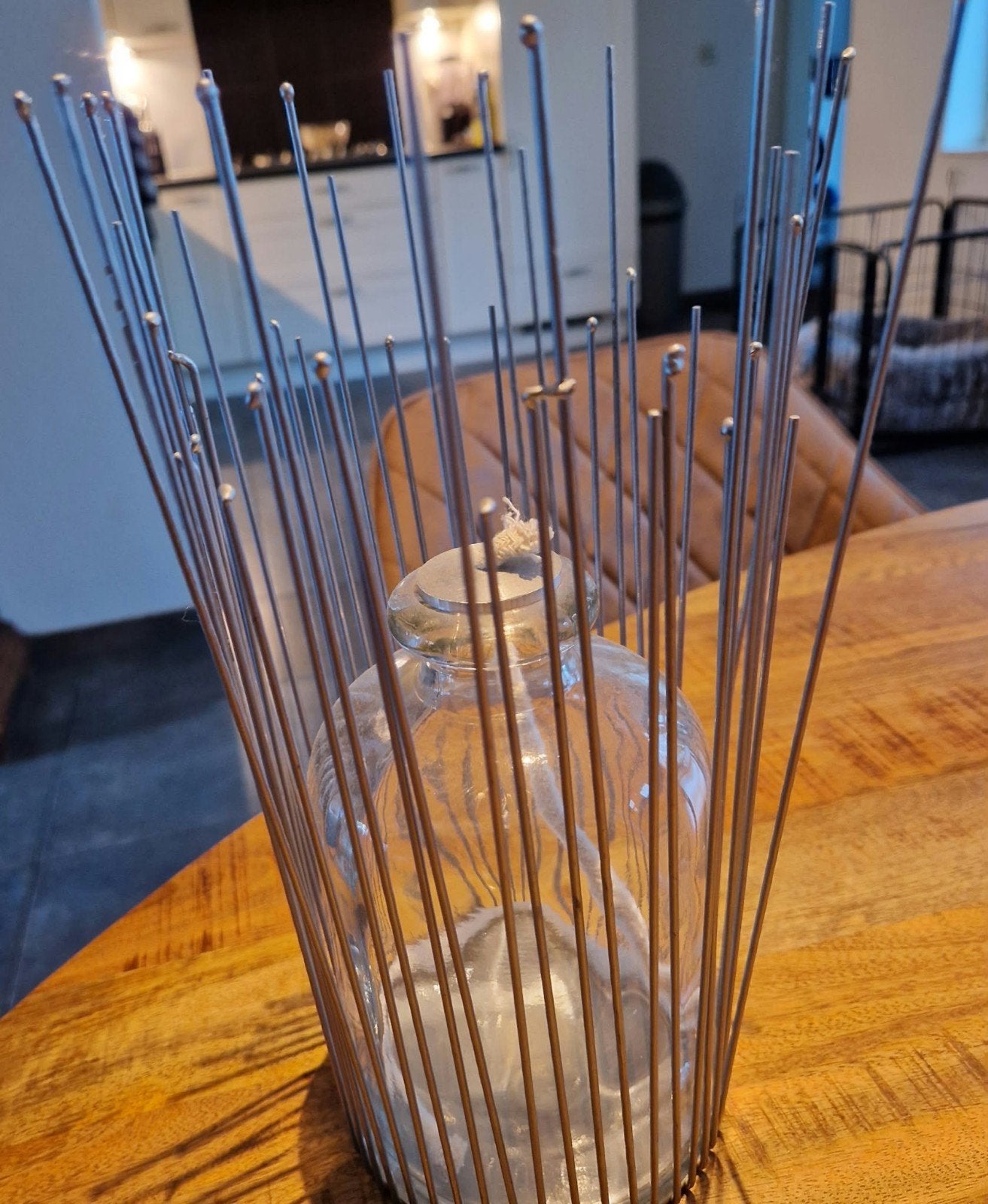 Decoratieve Lantaarn met Glazen Fles en Metalen Spijlen, Ophalen, Lantaarn, Overige merken, Zo goed als nieuw