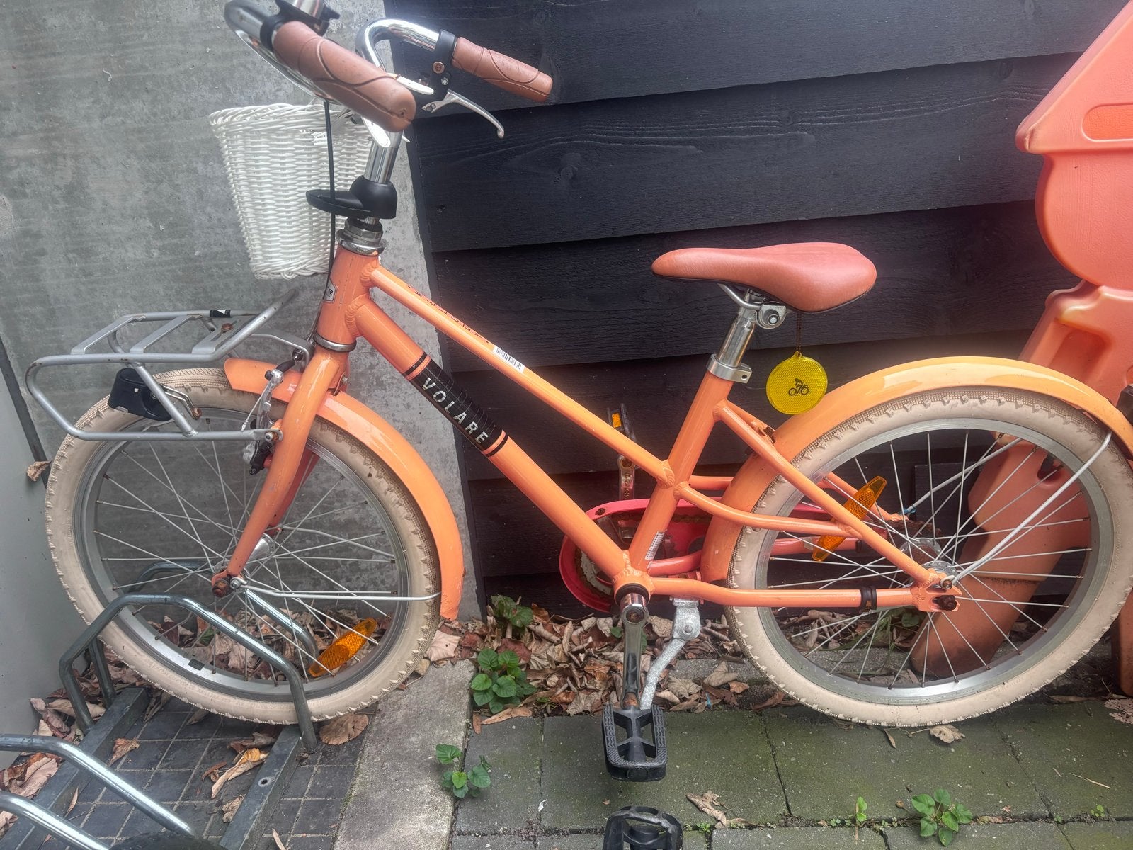 Volare kinderfiets 20 inch met mandje en bagagedrager, Fietsen en Brommers, Gebruikt, Velgrem, Ophalen of Verzenden, Handrem