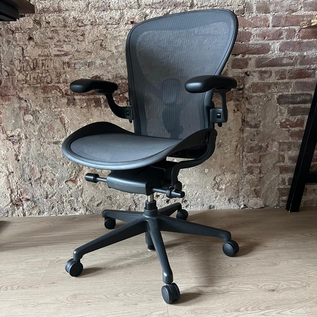 Herman Miller bureaustoel Aeron 2 / kleur Graphite / maat C, Huis en Inrichting, Bureaustoelen, Gebruikt, Bureaustoel, Zwart, Ergonomisch