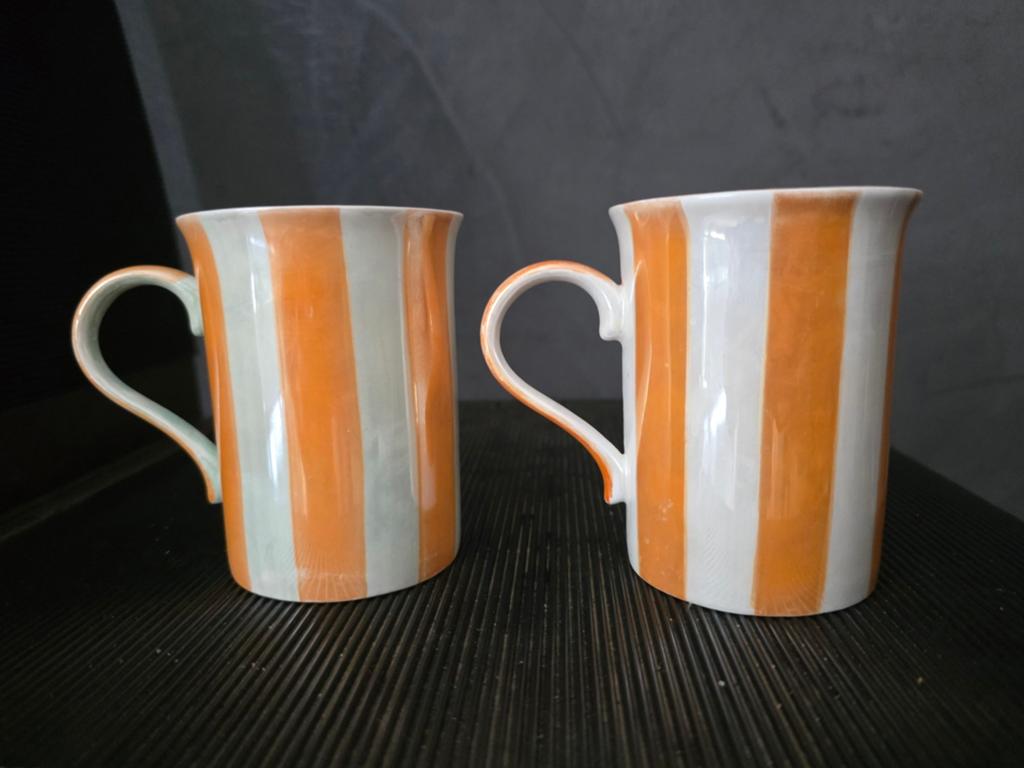 Vintage: 2 handgestreepte ruime Regal Spencer mokken in zgst, Ophalen of Verzenden