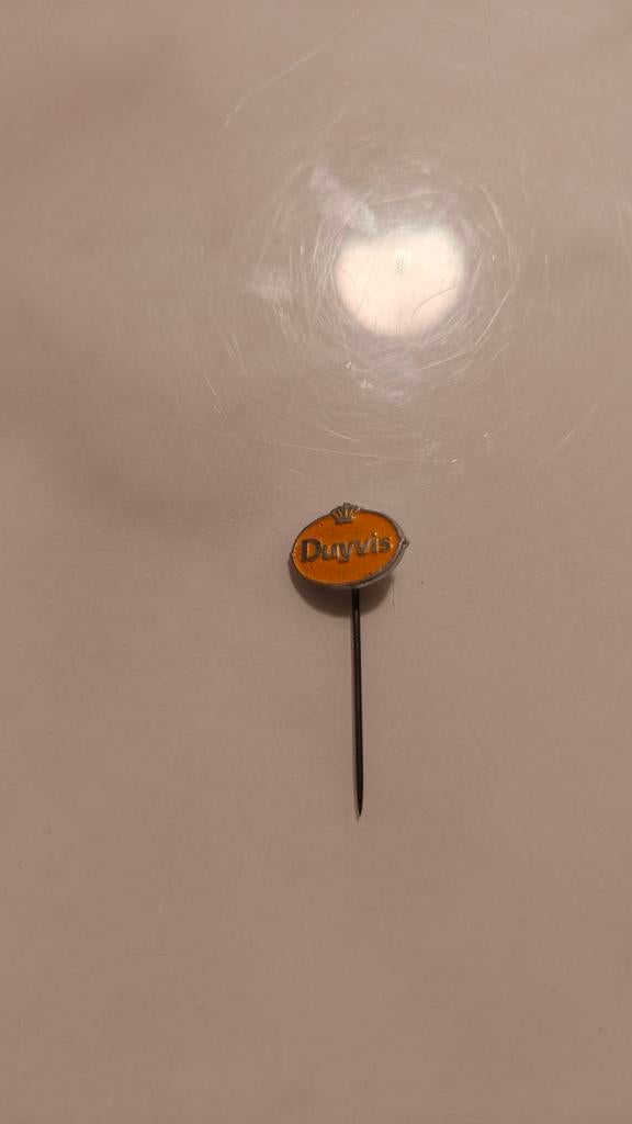 Vintage Duyvis Speldje / Pin, Verzamelen, Ophalen of Verzenden, Gebruikt, Merk, Speldje of Pin