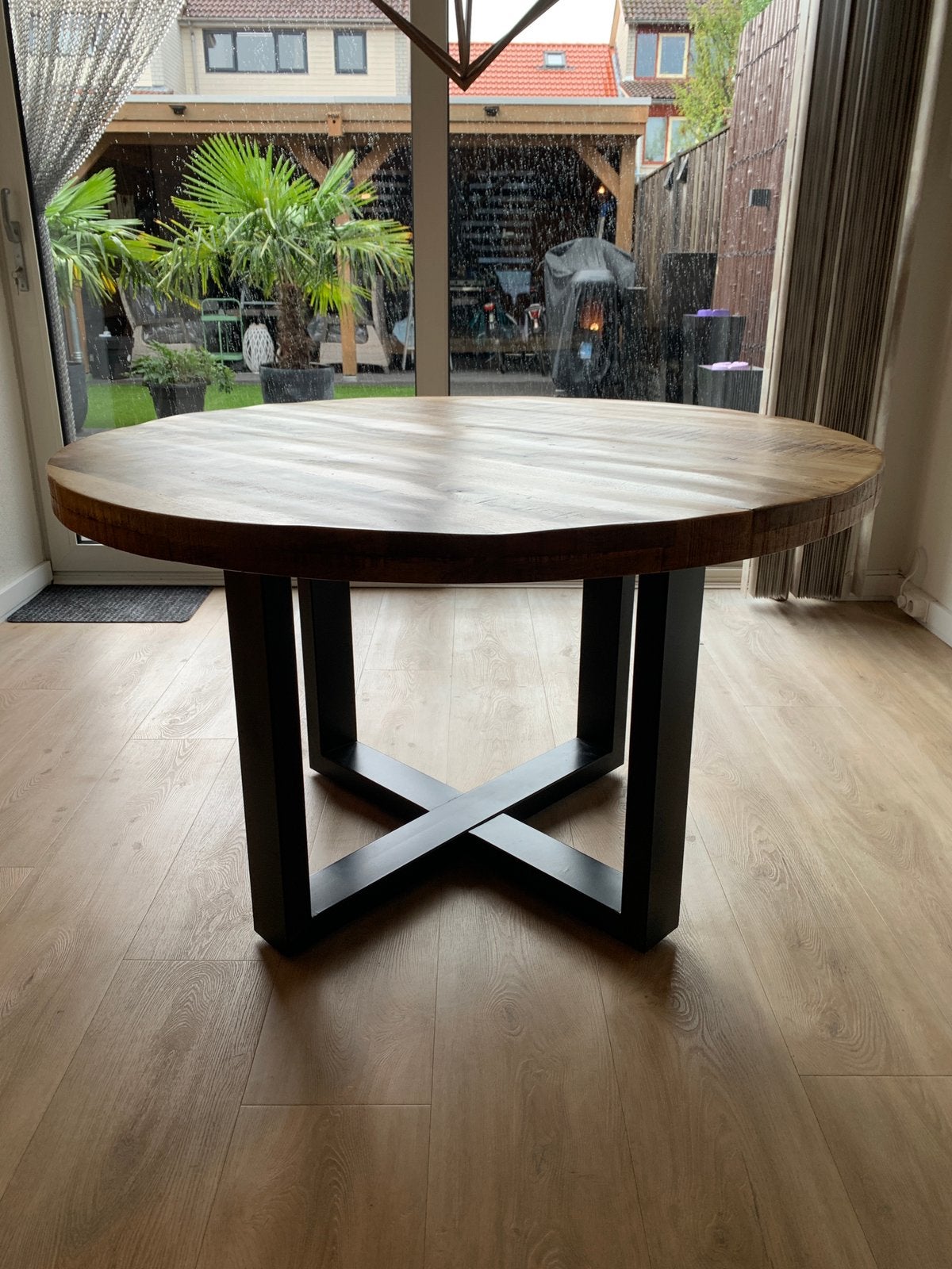 Ronde eettafel van mangohout 130 doorsnee, Huis en Inrichting, Tafels | Eettafels, Ophalen, 100 tot 150 cm, Rond, Zo goed als nieuw