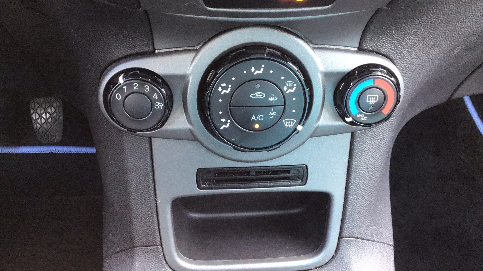 Foto 12 van Ford Fiësta1.25 82pk 5d 2015,grote beurt gehad +distributie