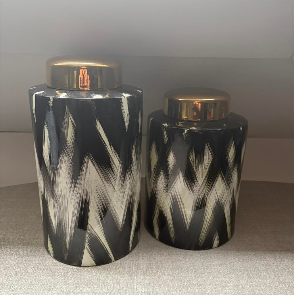 Set van 2 decoratieve vazen/potten, Huis en Inrichting, Ophalen, Zwart, Aardewerk of Porselein, Zo goed als nieuw