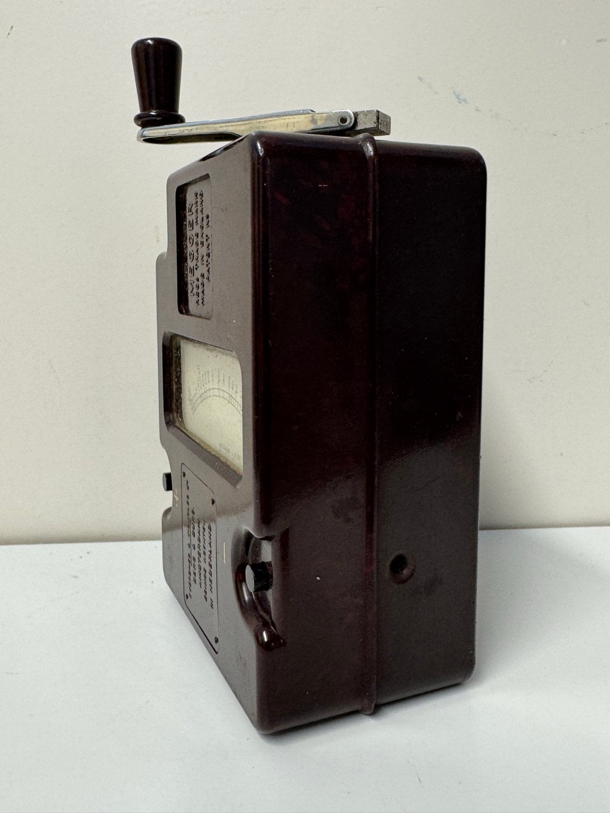 Antieke bakeliet Megger isolatietester  100 Volt Berg & Burg, Ophalen of Verzenden