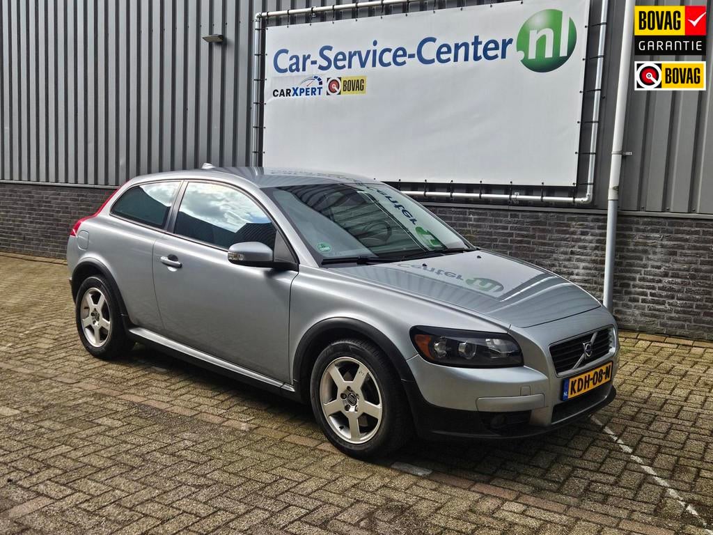 Volvo C30 2.4i Momentum AUTOMAAT! youngtimer, Stof, Gebruikt, 700 kg, 4 stoelen