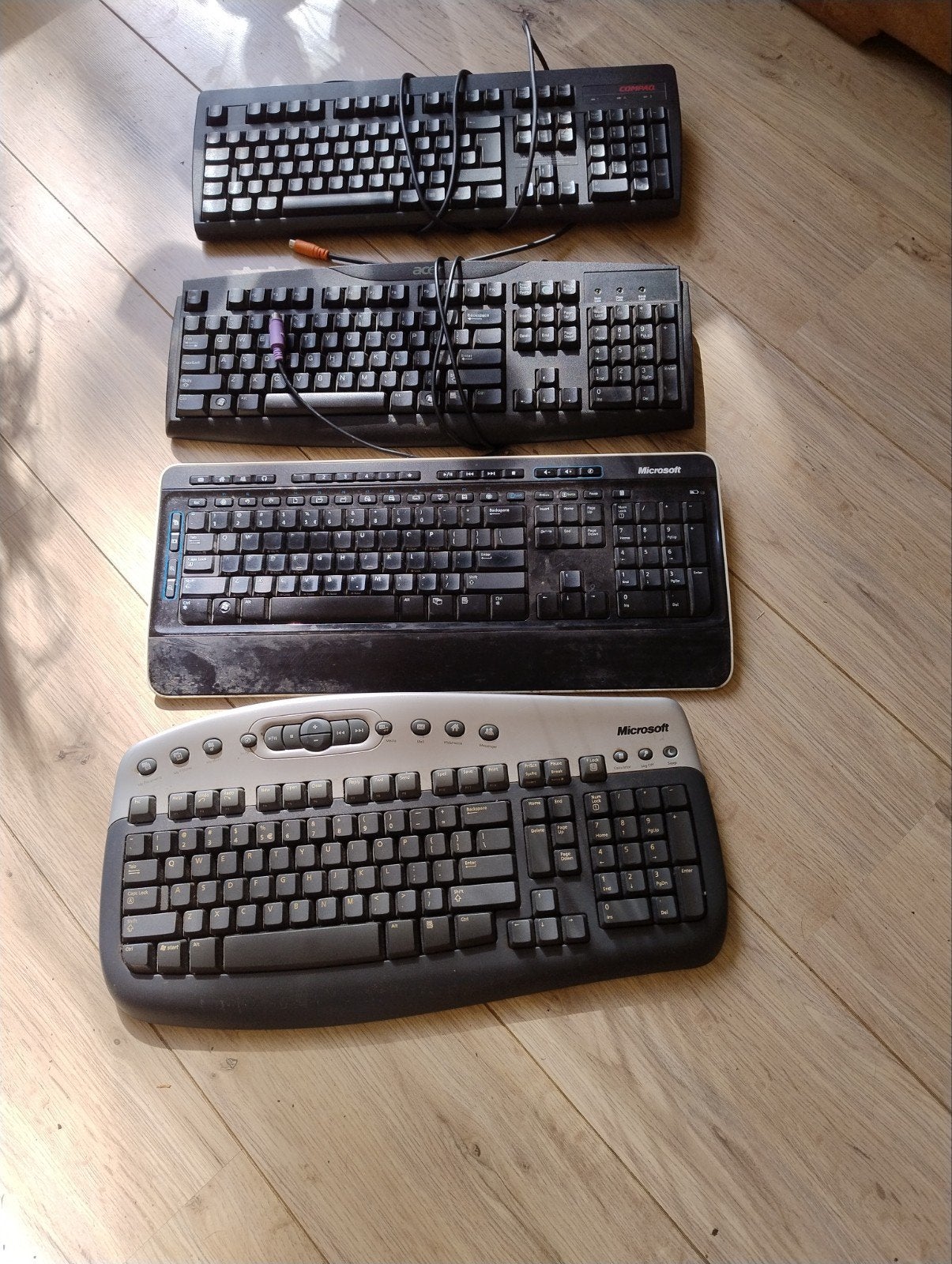 Diverse bedrade toetsenborden (Microsoft, Acer, Compaq), Gebruikt, Microsoft, Acer, Compaq, Multimediatoetsen, Ophalen of Verzenden