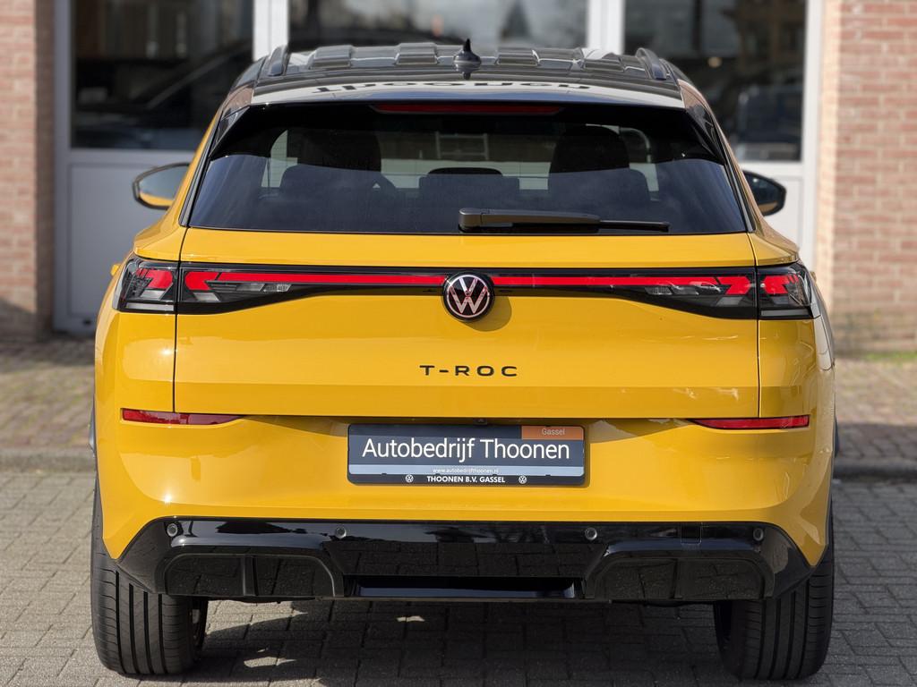 Volkswagen T-Roc 1.5 eTsi R-Line First Edition | HUD | 360, Auto's, Stof, 730 kg, Bedrijf, 1500 kg