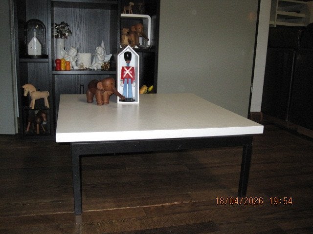 tafel artifort kho liang 73,5/73,5/29 cm (386), 50 tot 100 cm, Ophalen, Overige houtsoorten, Gebruikt
