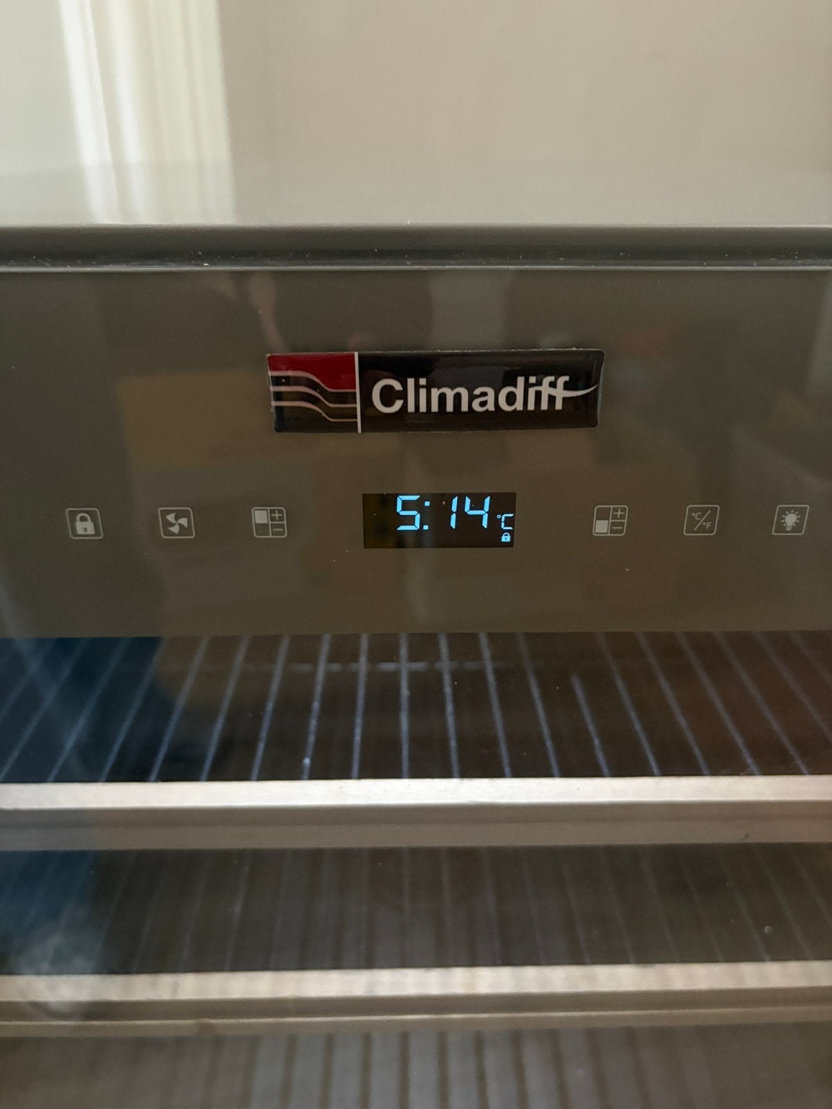 Climadiff wijnkoelkast, Ophalen, Gebruikt, 25 flessen of meer, 75 – 100