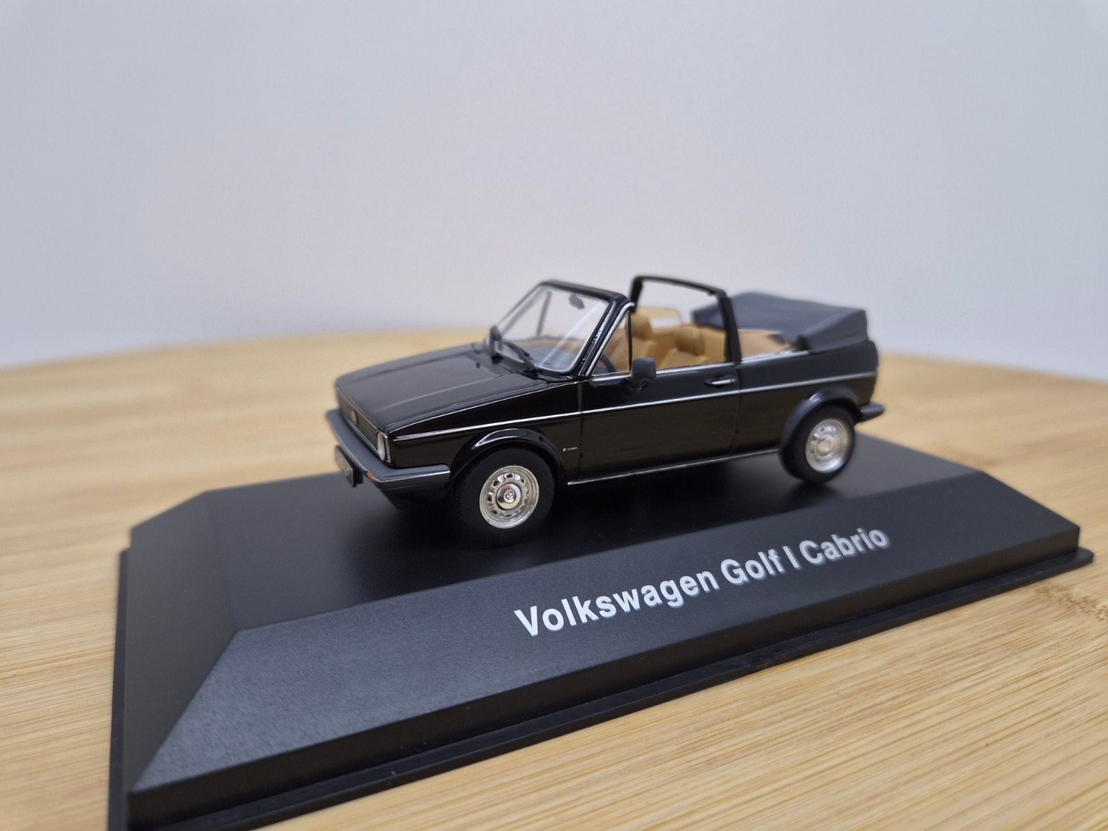 Ixo Models Volkswagen Golf MK1 Cabriolet 1:43, Hobby en Vrije tijd, Modelauto's | 1:43, Overige merken, O, Auto, Nieuw