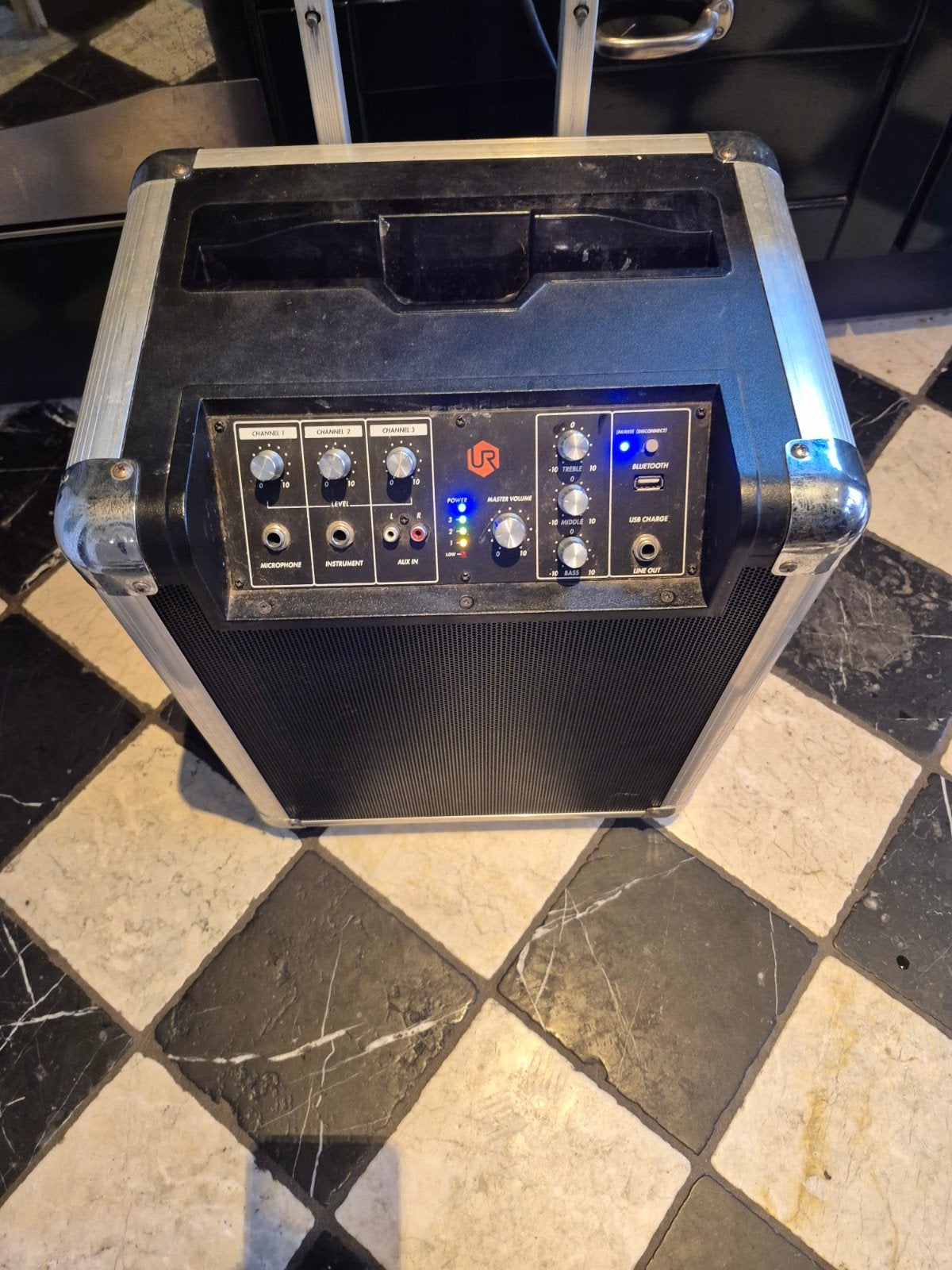 Urban Revolt Party Speaker met Bluetooth en USB, Overige merken, Gebruikt, Party speaker, Ophalen of Verzenden