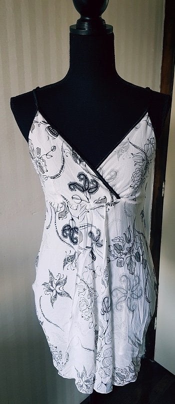 Nieuw! Mooie zomerse tuniek in wit zwart verstelbare bandjes, Verzenden, Nieuw, Maat 34 (XS) of kleiner, Wit