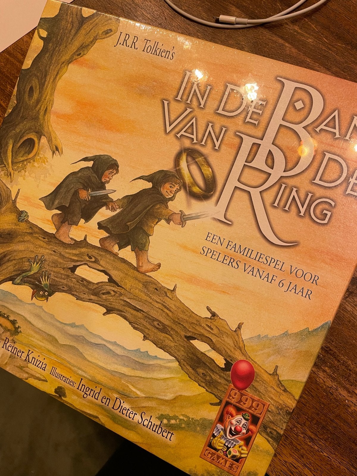 In de Ban van de Ring - Nieuw Gezinsspel vanaf 6 jaar, Drie of vier spelers, Ophalen, Nieuw