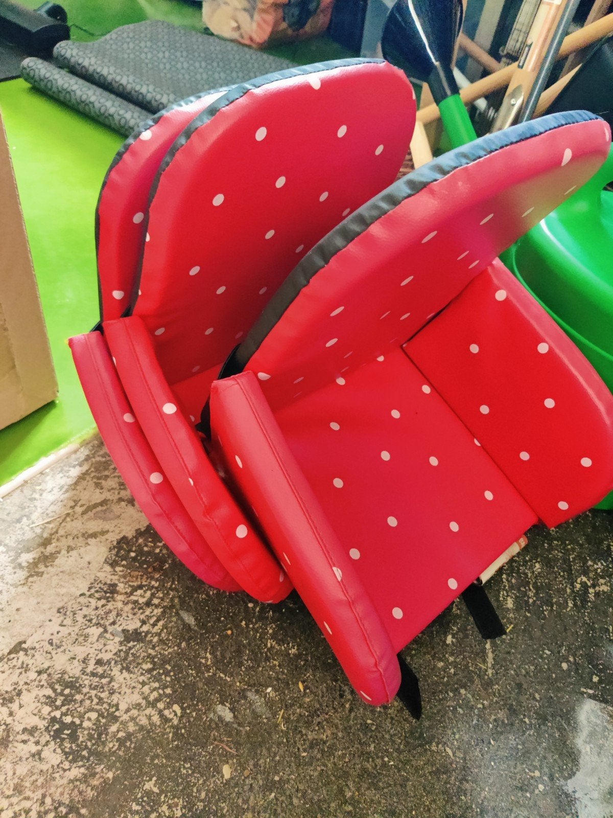 Babboe bakfiets kussens rood met witte stippen (4 stuks), Ophalen of Verzenden, Gebruikt, 4 kinderen of meer, Overige merken