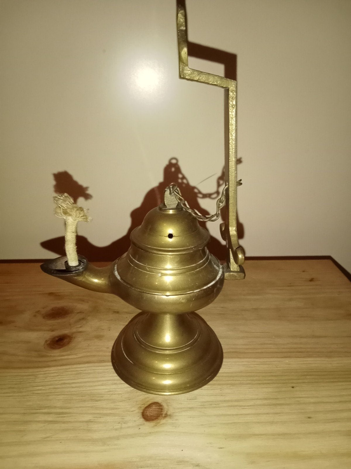Antieke messing 'Snotneus' olielamp – Compleet met ketting, Ophalen of Verzenden