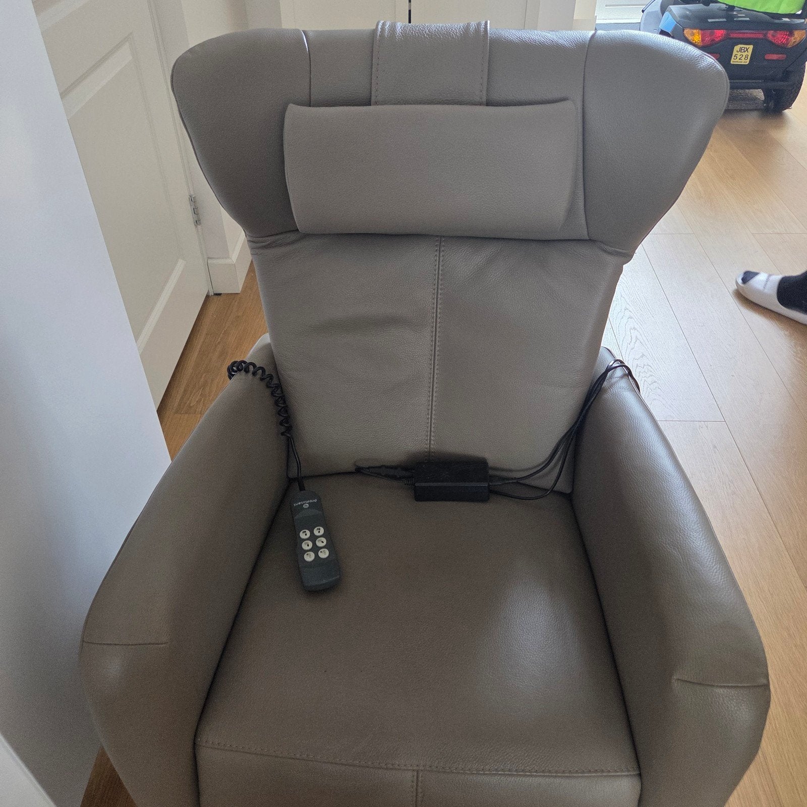 Prominent StaOp Stoel Sta Op Stoel van Leer, Huis en Inrichting, Fauteuils, Ophalen, Minder dan 75 cm, Leer, Zo goed als nieuw