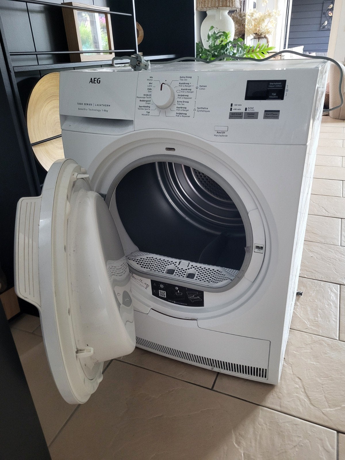 Aeg wasdroger draait niet meer., Ophalen, Condens, 85 tot 90 cm