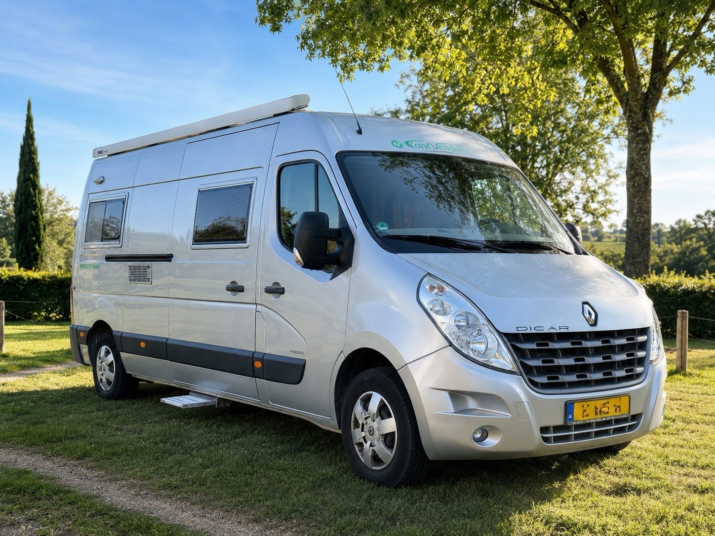 Font Vendôme Renault Master Long Body Camper 2014 – 90k km, Caravans en Kamperen, Overige merken, Chemisch toilet, Luifel, Handgeschakeld
