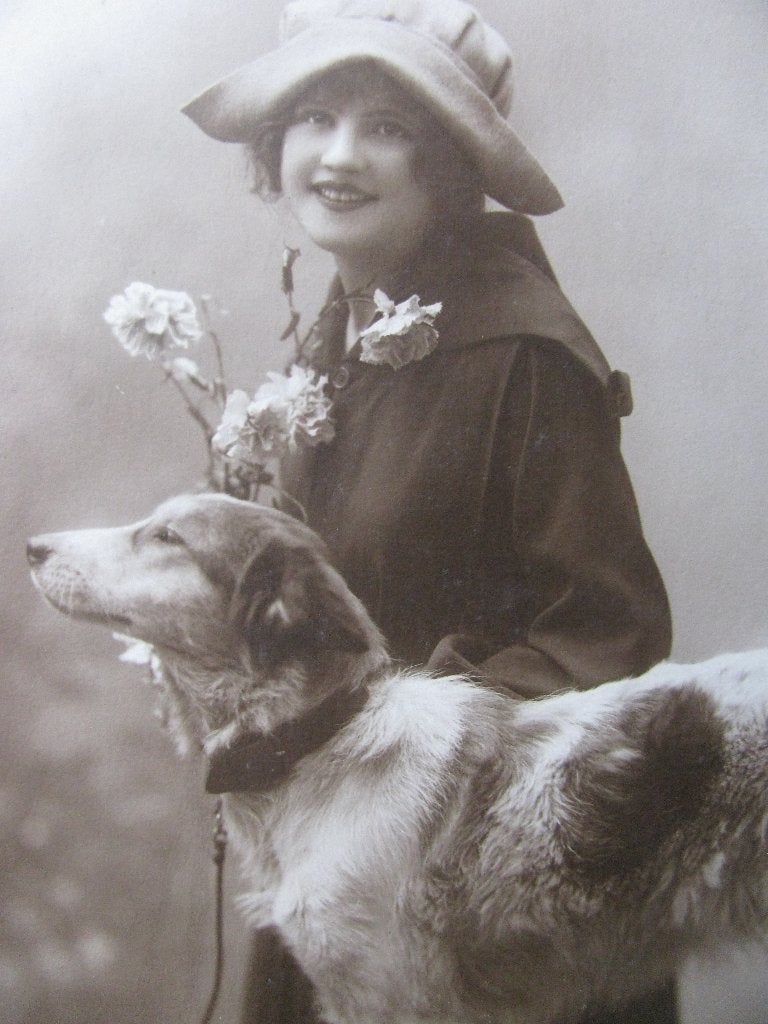 Oude Kaart - Dame met Setter Hond, Verzenden, 1920 tot 1940, Ongelopen, Overige thema's