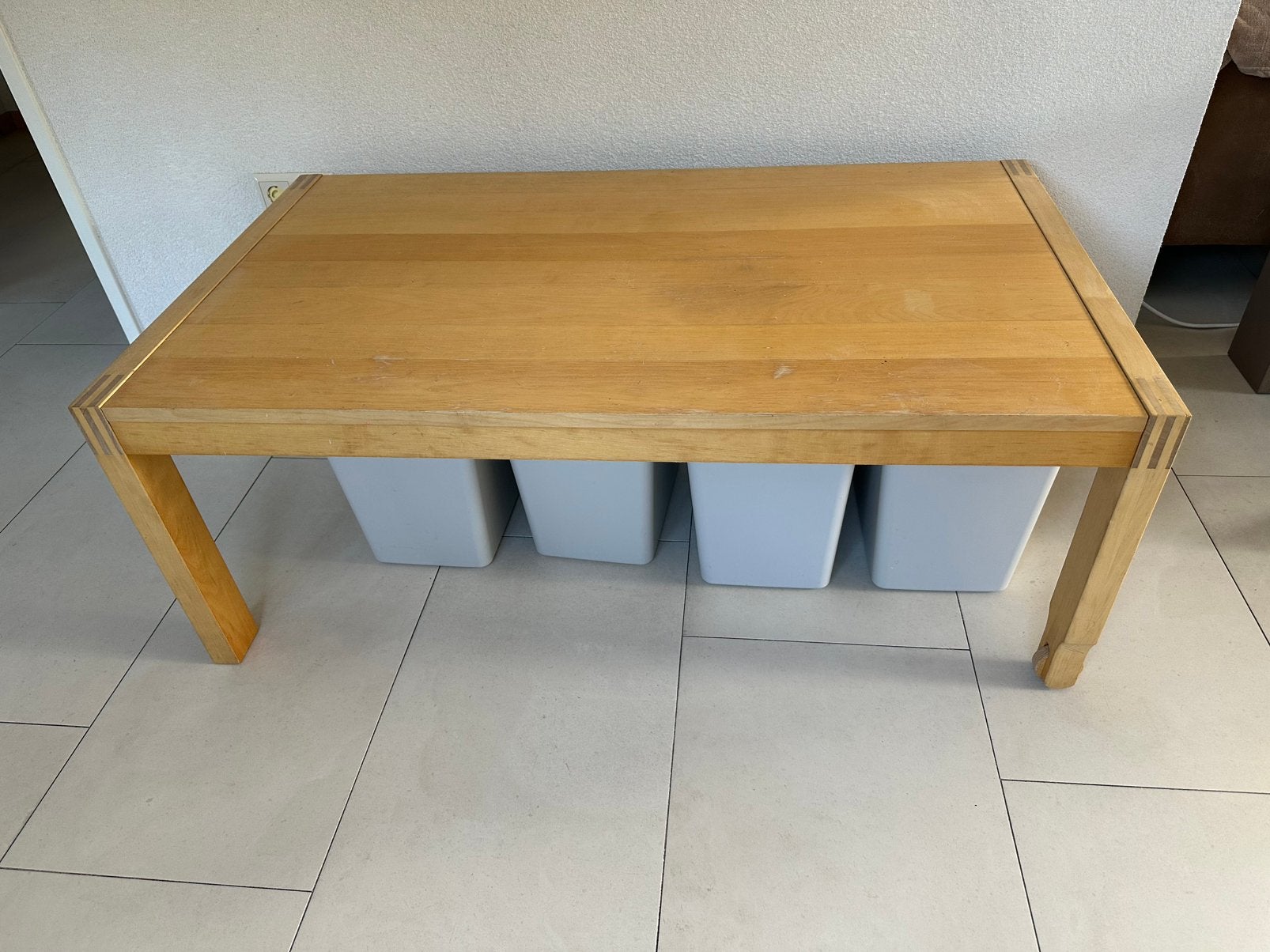 Houten salontafel met wielen, Huis en Inrichting, Gebruikt, 100 tot 150 cm, Overige houtsoorten, 50 tot 100 cm
