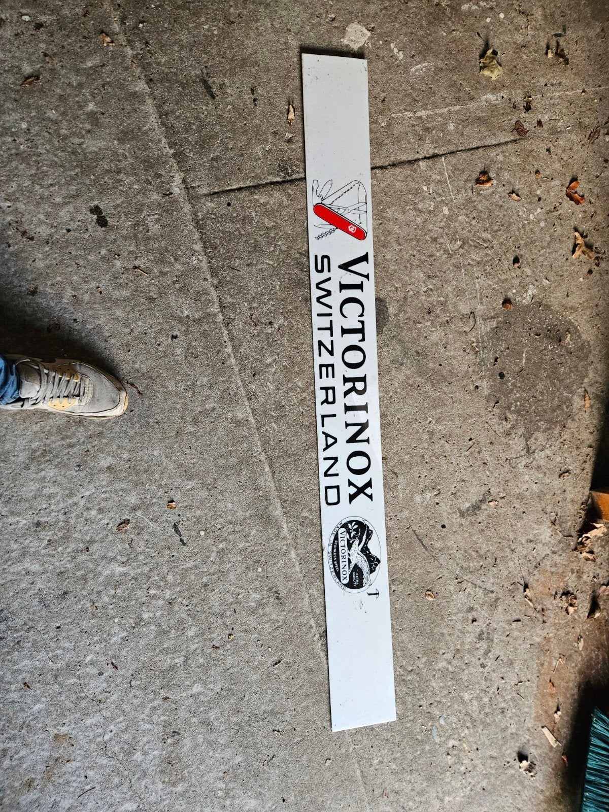 Victorinox Reclamebord - 1.45m x 0.14m, Ophalen, Gebruikt, Reclamebord