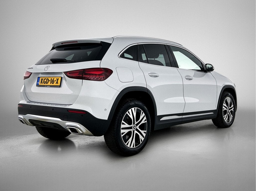 Mercedes-Benz GLA 250 e Plug-In Hybride | Stoelverwarming |, Auto's, Mercedes-Benz, 12 maanden, 15 kWh, Wit, Bedrijf