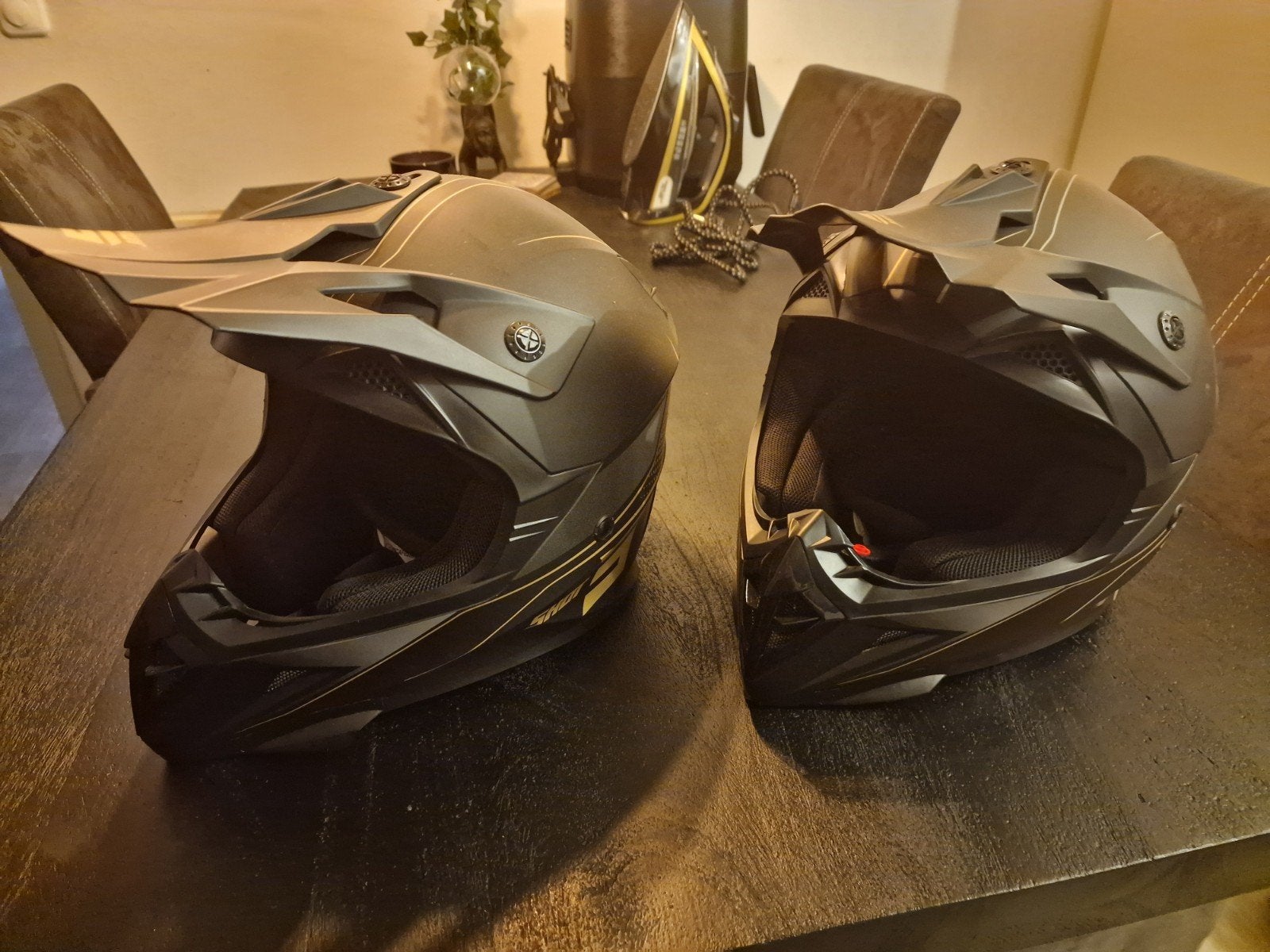 Shot Race Gear Offroadhelmen - Maat L (59-60), Motoren, Overige merken, Ophalen of Verzenden, L, Tweedehands