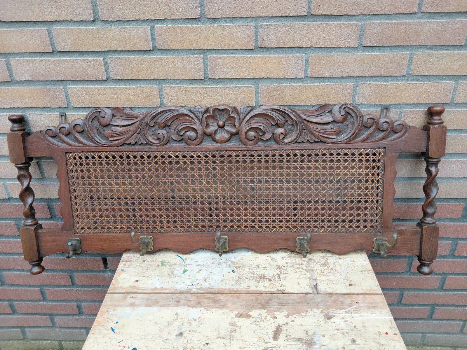 Vintage kapstok met houtsnijwerk, Ophalen