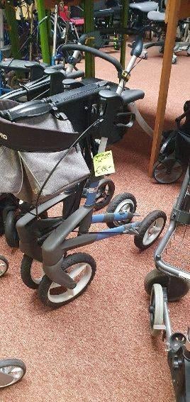 Rolstoelen gebruikt en nieuw weer enkelen op voorraad, Ophalen, 1101AM, Zo goed als nieuw, Info