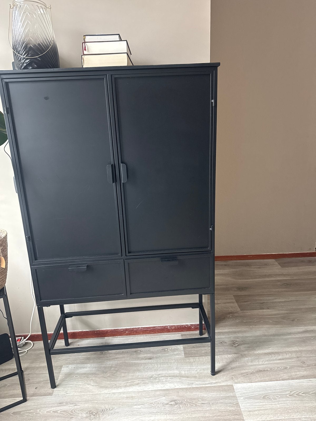 Zwarte metalen kast met lades - Industrieel design, Huis en Inrichting, Ophalen, Zo goed als nieuw