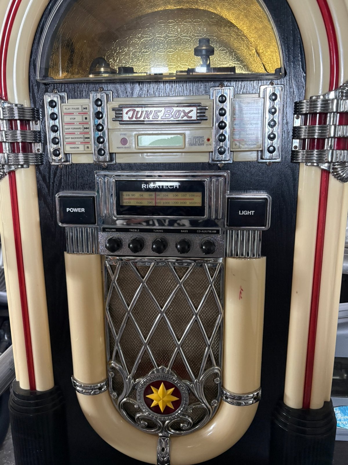 Leuke cd/ radio jukebox/ juke box, Verzamelen, Ophalen, Zo goed als nieuw, 1970 tot heden, Overige merken