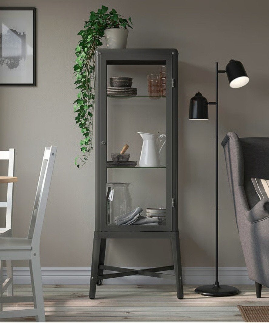 Fabrikor Vitrine kasten 4X diverse kleuren, Huis en Inrichting, Met deur(en), 100 tot 150 cm, Zo goed als nieuw, Glas