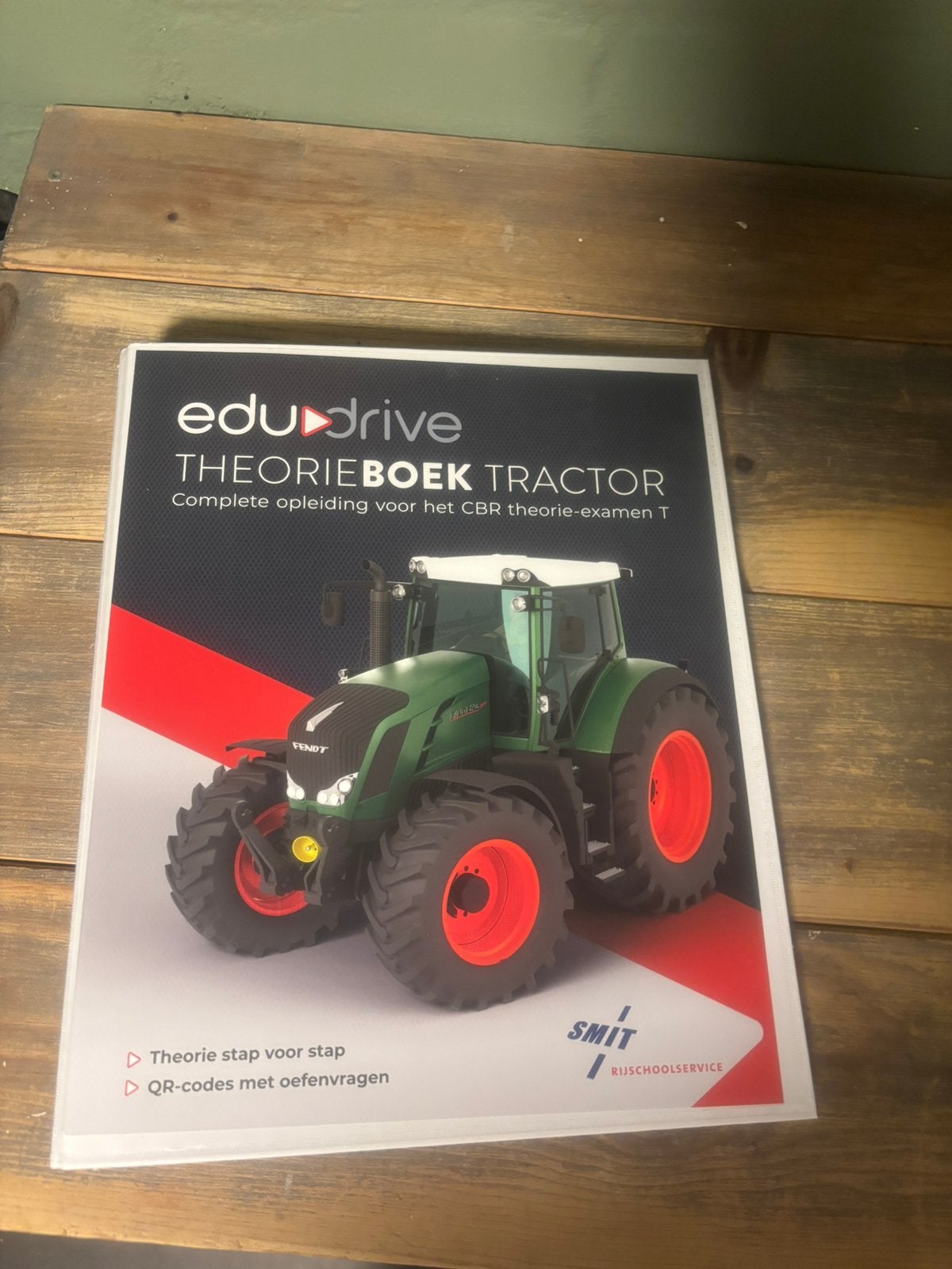 EduDrive Theorieboek Tractor + Oefenexamens (geldig t/m 2026, Ophalen of Verzenden, Zo goed als nieuw, Overige niveaus