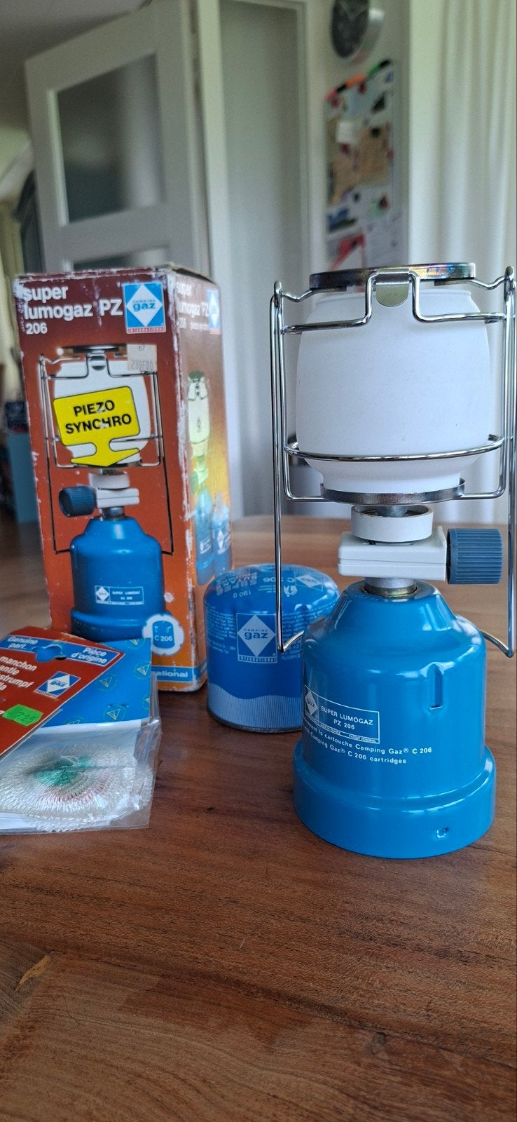 Gaslamp Campingaz  lumogaz PZ 206, met 4 kousjes en 1 tankje, Ophalen, Gebruikt