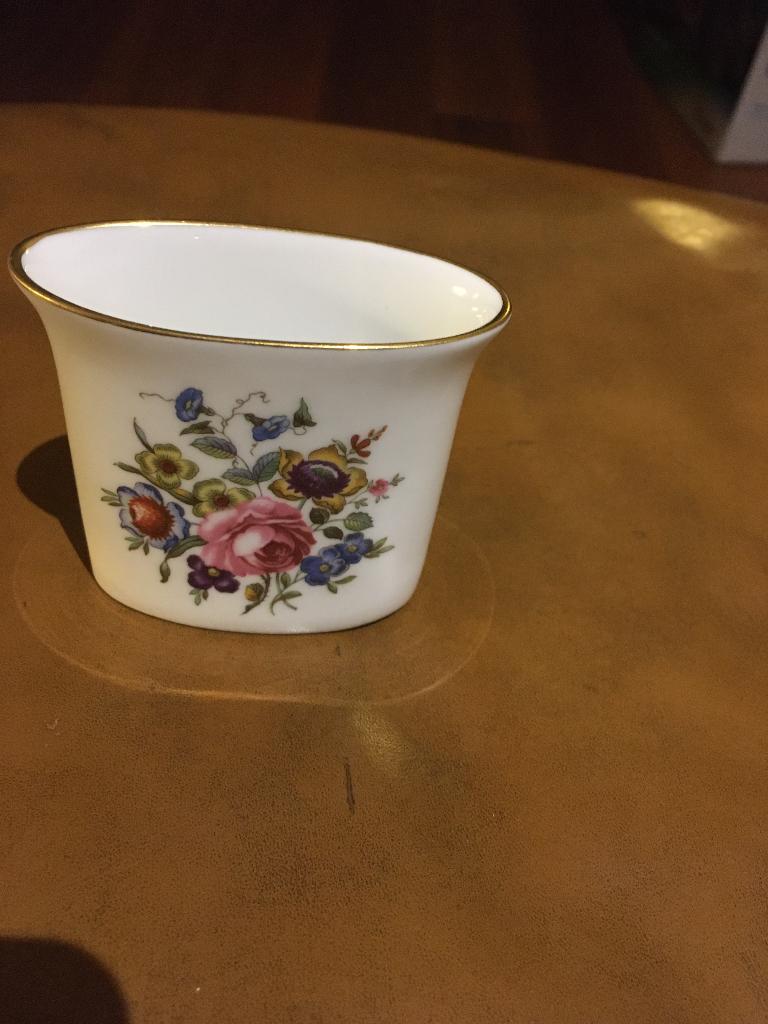 Grappig porseleinen mini-vaasje voor cocktailprikkers ect., Overige typen, Ophalen of Verzenden, Zo goed als nieuw, Steen/keramiek
