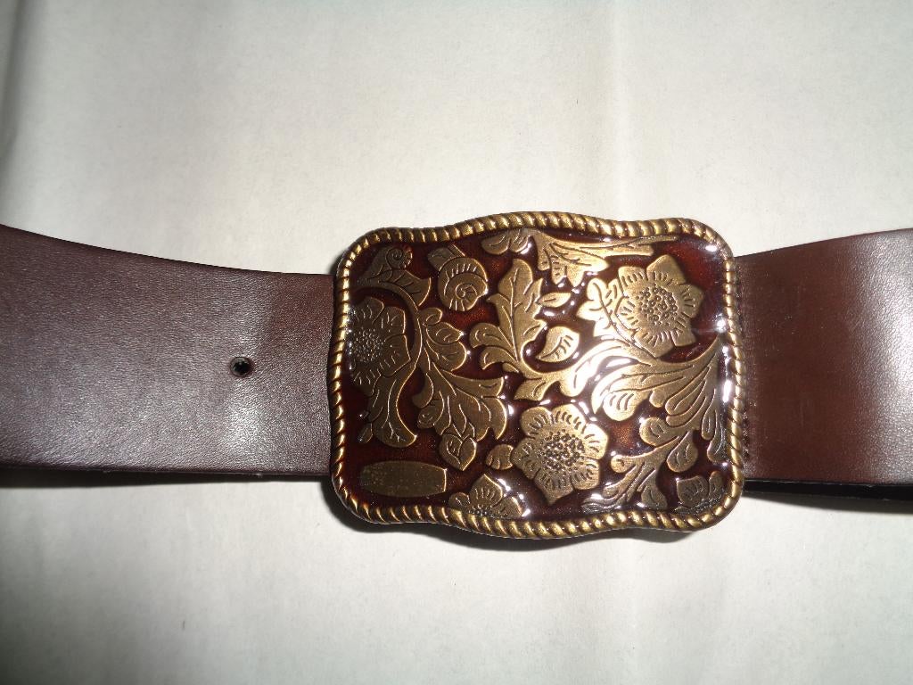 Bruine riem met grote bronzen gesp, Kleding | Dames, Riemen en Ceinturen, 80 tot 90 cm, Verzenden, Echt leder, Nieuw