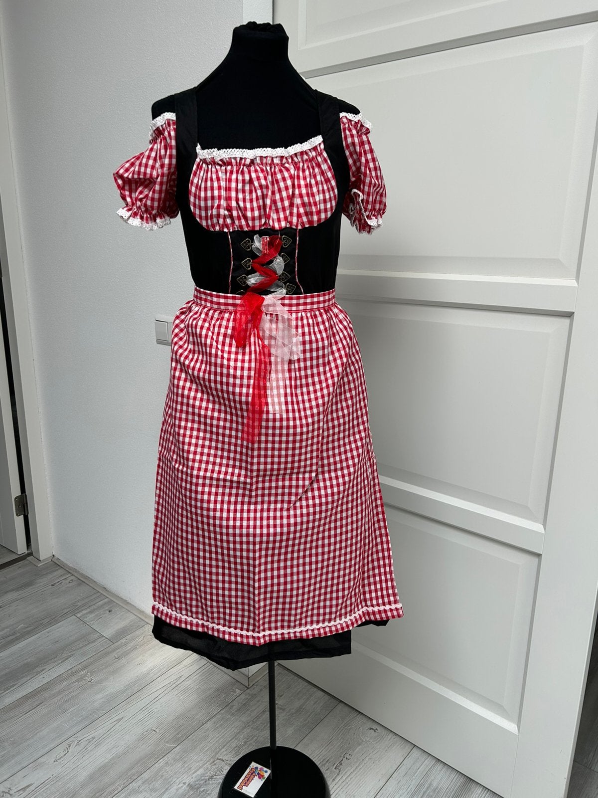 Dirndl anne ruth lang rood maat L, Kleding | Dames, Maat 42/44 (L), Nieuw, Ophalen of Verzenden, Overige thema's