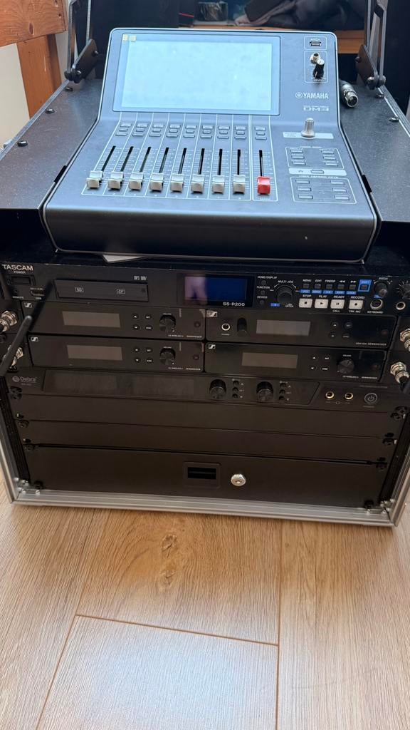 Audio Monitor set Yamaha DM3 + Sennheiser XSW2 865, Ophalen, Zo goed als nieuw, 10 tot 20 kanalen, Microfooningang