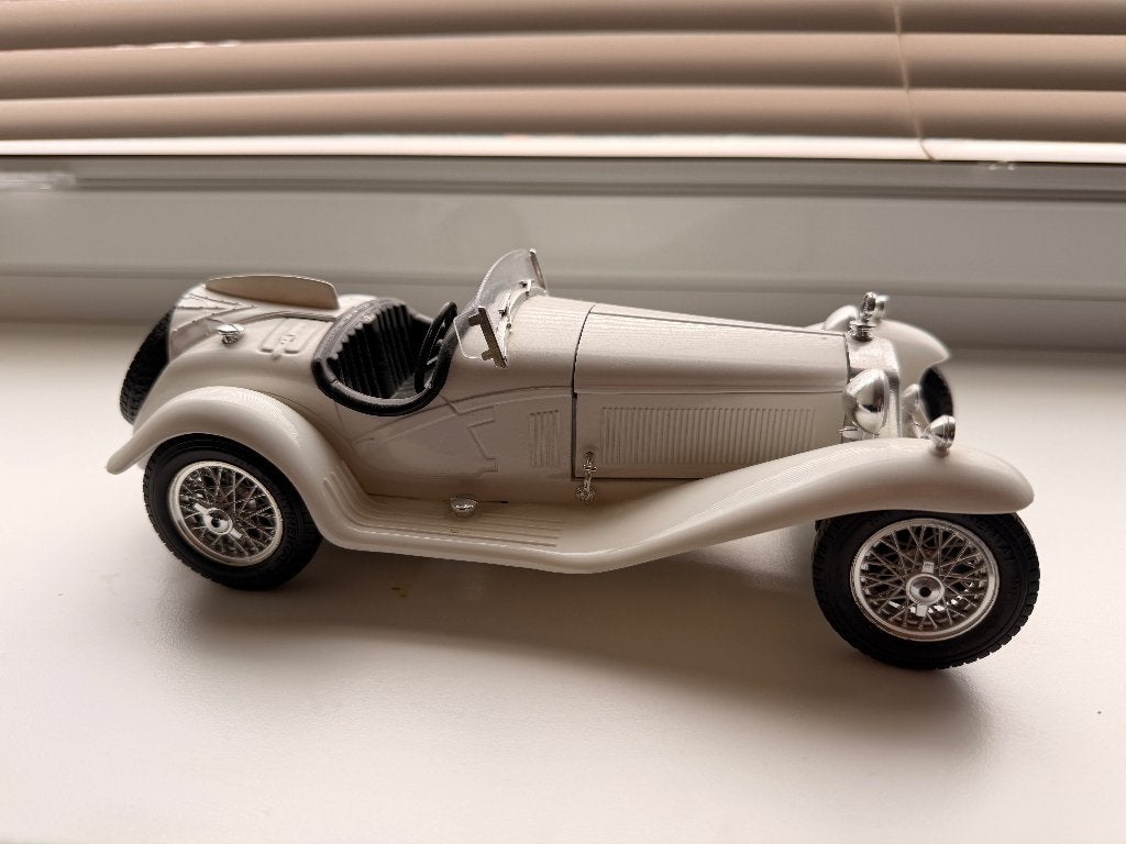 Bburago Alfa Romeo2300 SPIDER 1932 Wit schaal 01:18, Ophalen, Zo goed als nieuw, Auto, Bburago