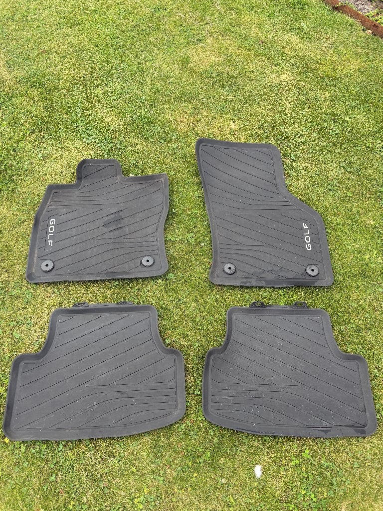 Originele VW Golf 8 rubberen vloermatten (set van 4), Ophalen of Verzenden, Gebruikt