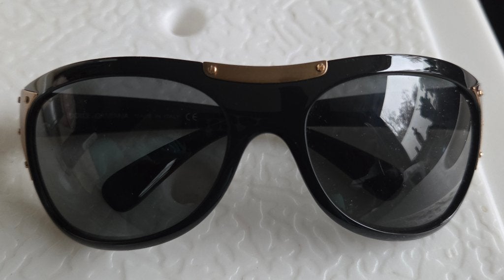 Elegante Dolce & Gabbana kunststof zonnebril, zwart, Gebruikt, Zonnebril, Zwart, Ophalen of Verzenden