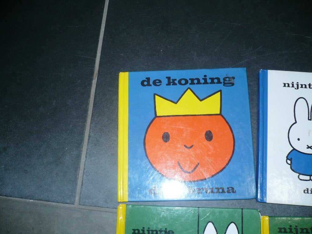7 nijntjes en 5 nutricia boekjes, Ophalen of Verzenden, Gelezen, Dick Bruna, 1 tot 2 jaar