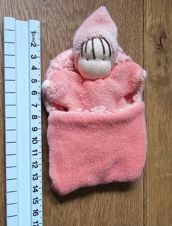 Popje (antroposofisch) 15cm- in slaapzakje, Ophalen, Gebruikt