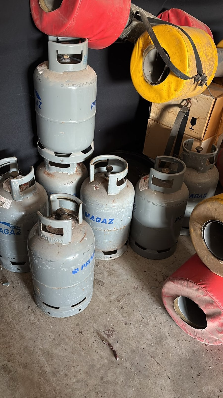 6 gasflessen, Gebruikt, Ophalen of Verzenden, Nvt, Nvt